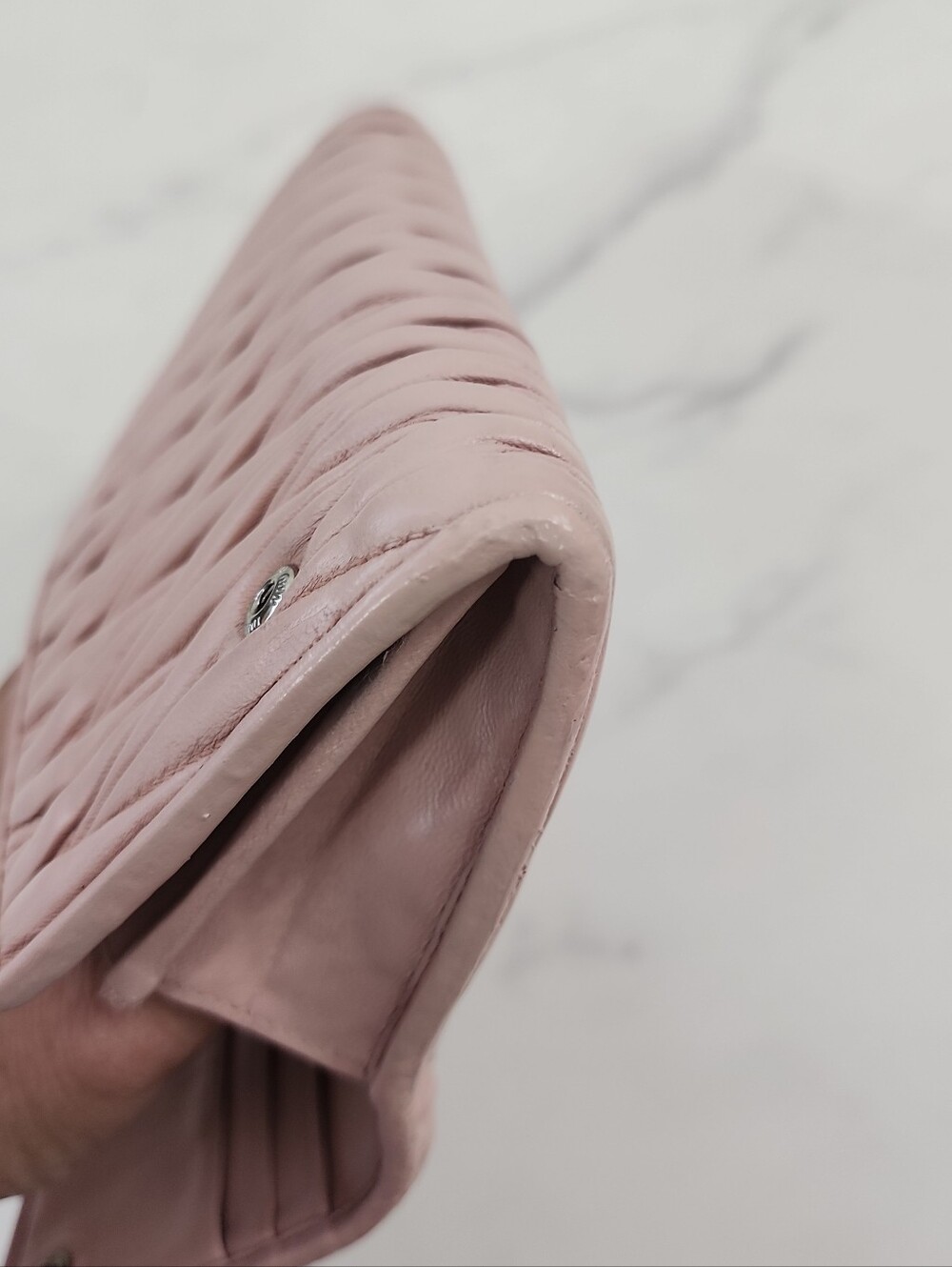 Authentic Light Pink Matelasse Leather Miu Miu Long Bifold Wallet - Picture 4 of 12